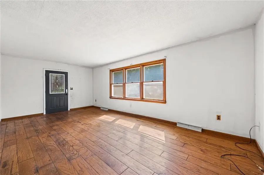 705 Cherry Street, Weston, MO 64098 - #3