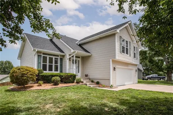 819 Porter Ridge Road, Kearney, MO 64060