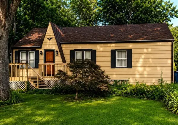 4641 N Elmwood Avenue, Kansas City, MO 64117