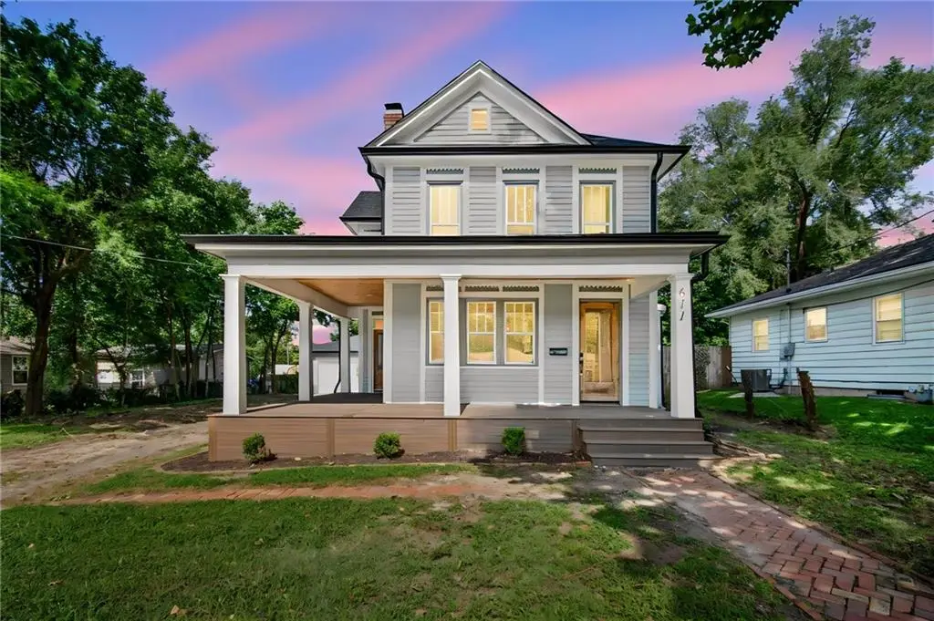 611 Main Street, Clinton, MO 64735 - #1