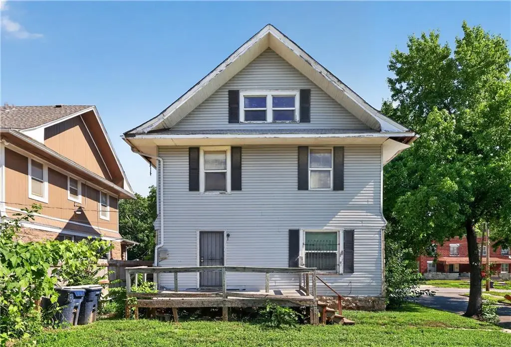 2019 E 35th Street, Kansas City, MO 64109 - #1
