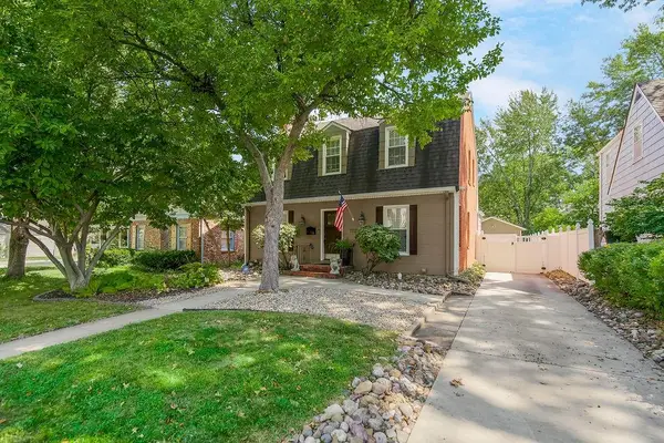 7507 Walnut Street, Kansas City, MO 64114