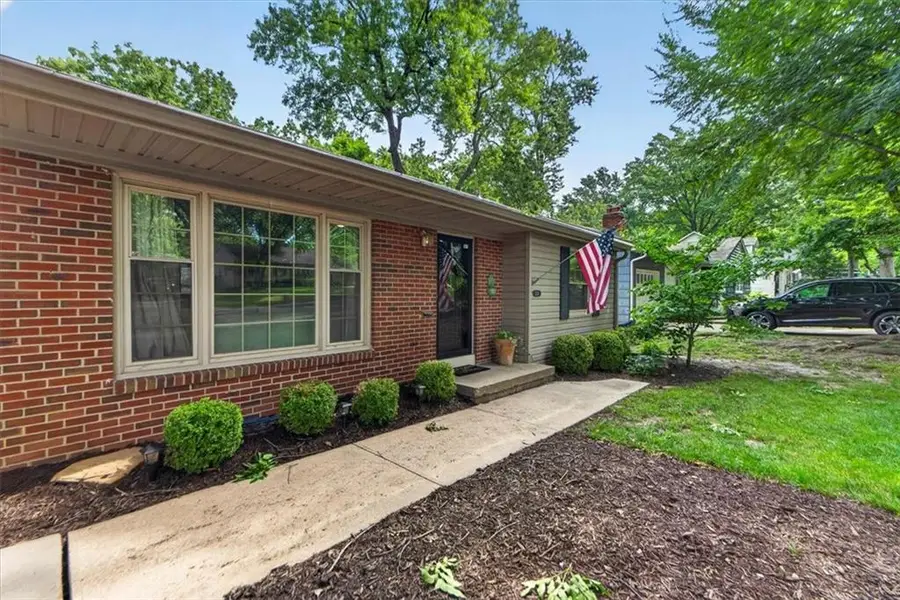 3114 W 72nd Terrace, Prairie Village, KS 66208 - #3