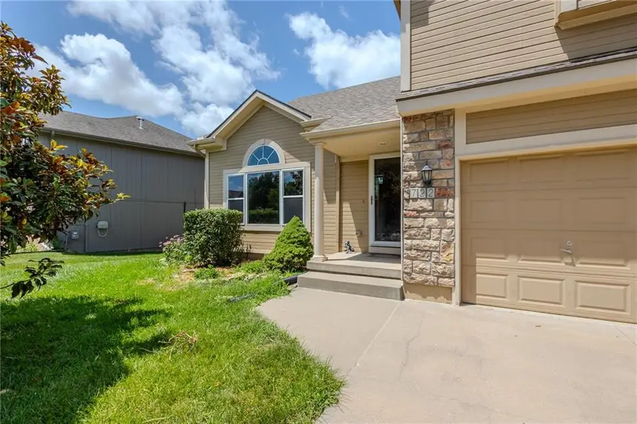 722 Garnes Street, Raymore, MO 64083 - #2