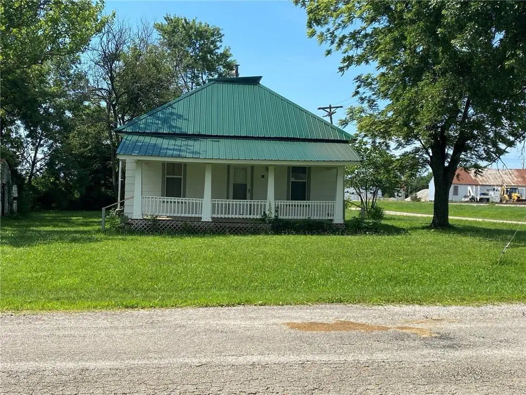15 E 6th Street, Adrian, MO 64720 - #1