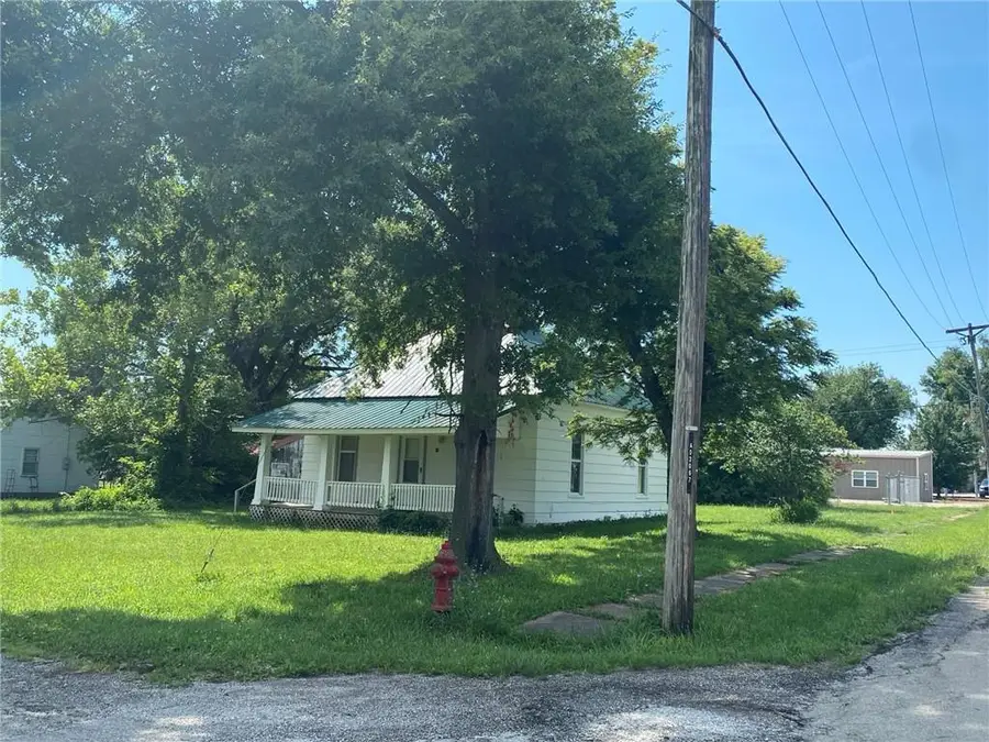 15 E 6th Street, Adrian, MO 64720 - #3