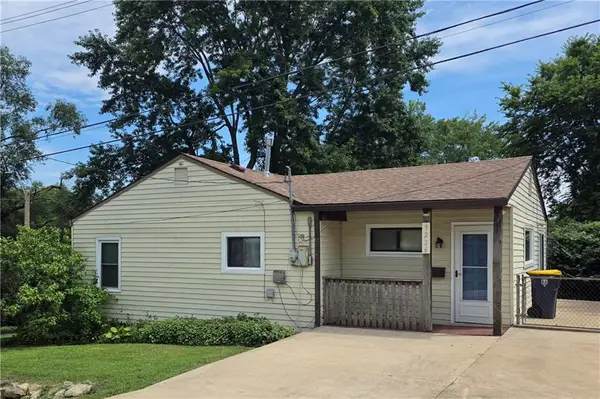 9226 Walnut Street, Kansas City, MO 64114