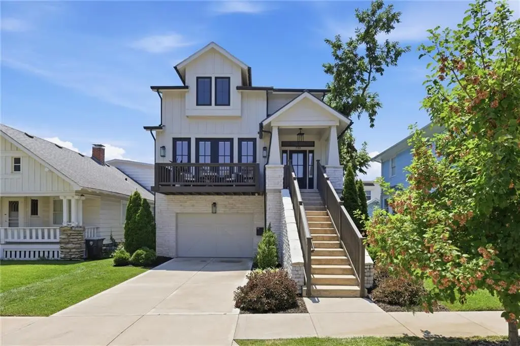 733 W 44th Terrace, Kansas City, MO 64111 - #1