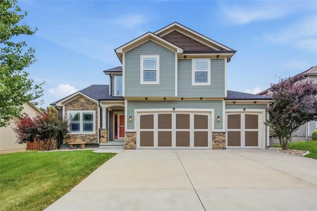 703 19th Avenue N, Greenwood, MO 64034 - #1