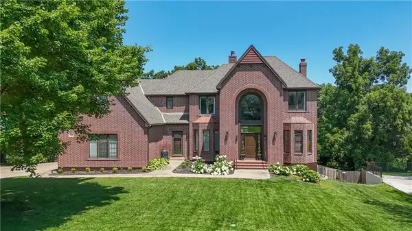 4110 W 110th Street, Leawood, KS 66211