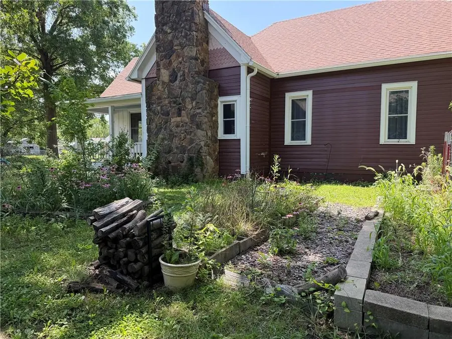 402 S Spring Street, Caney, KS 67333 - #3