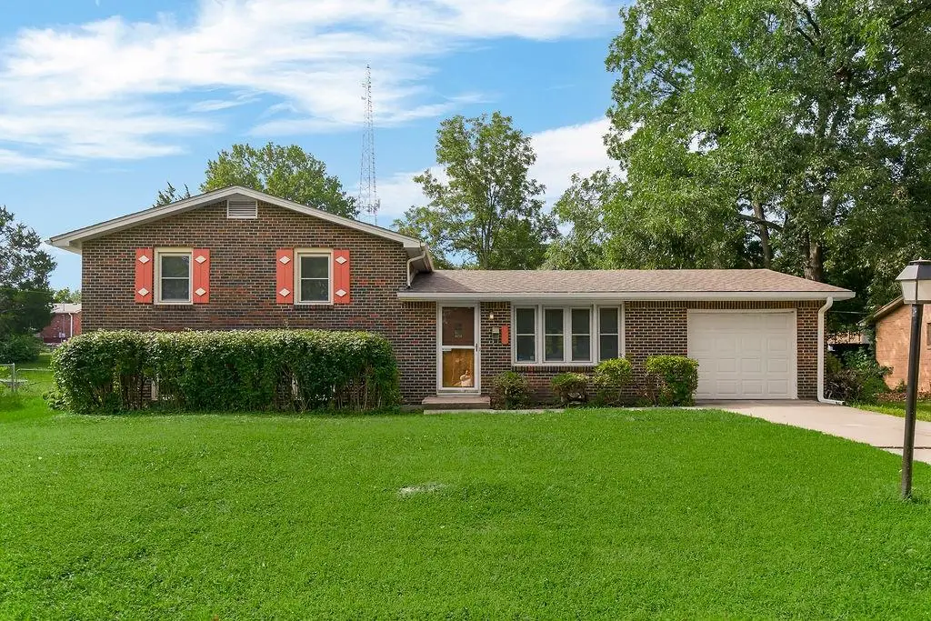 1103 NE 69th Street, Kansas City, MO 64118 - #1