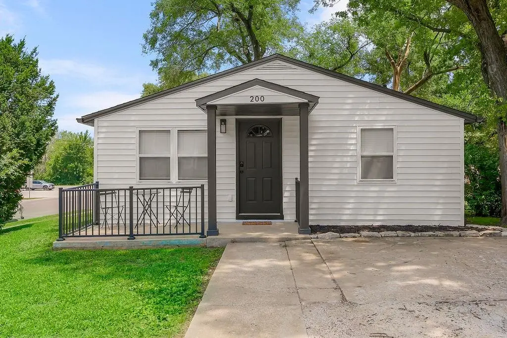 200 E Mccarty Street, Edgerton, KS 66021 - #1