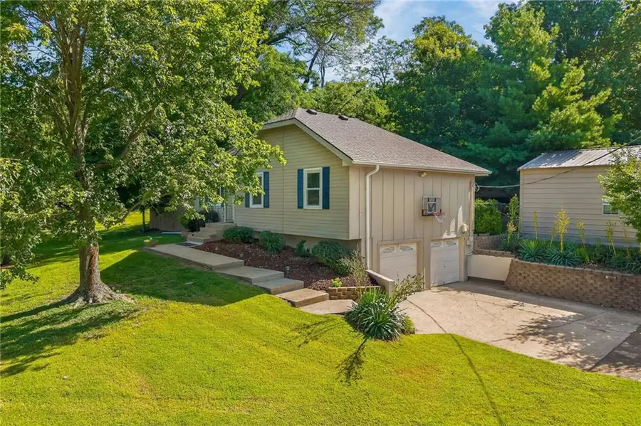 4625 N Bennington Avenue, Kansas City, MO 64117 - #2