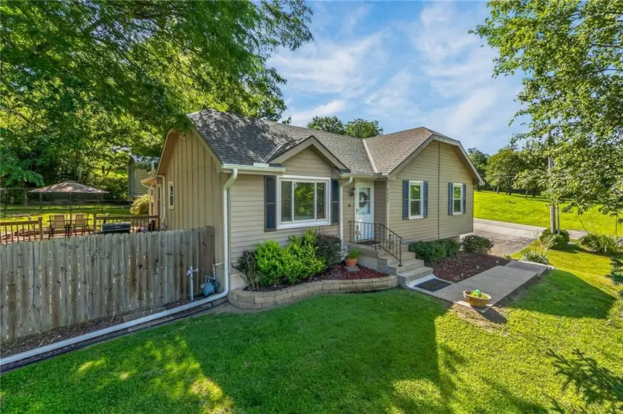4625 N Bennington Avenue, Kansas City, MO 64117 - #3