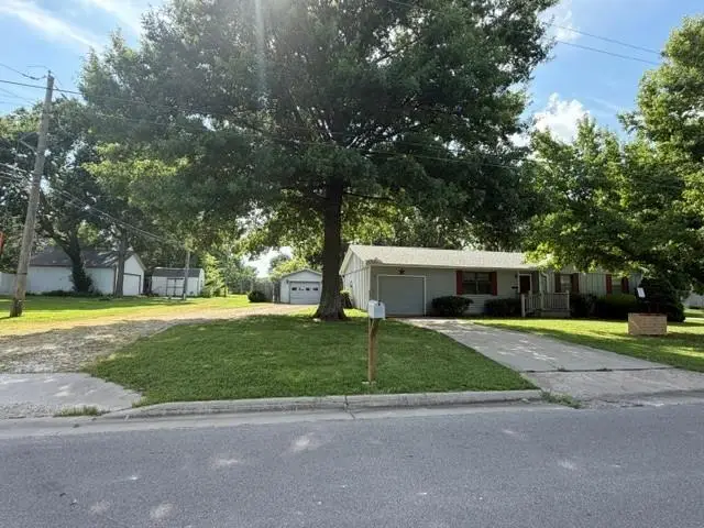 904 S 6th Street, Burlington, KS 66839 - #2