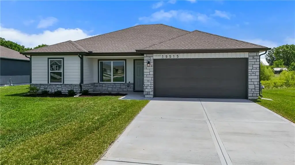 19515 Lincoln Street, Spring Hill, KS 66083 - #1