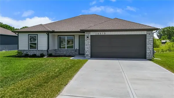 19515 Lincoln Street, Spring Hill, KS 66083