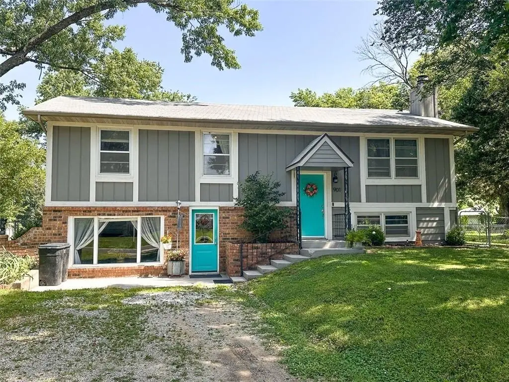 901 E Willow Street, Clinton, MO 64735 - #1