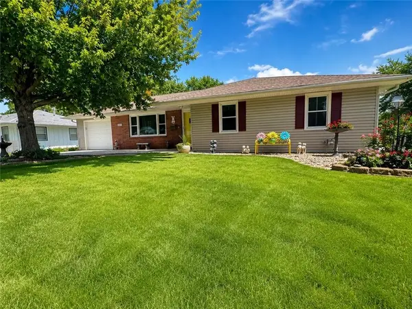 2215 S 28th Street S, St Joseph, MO 64503