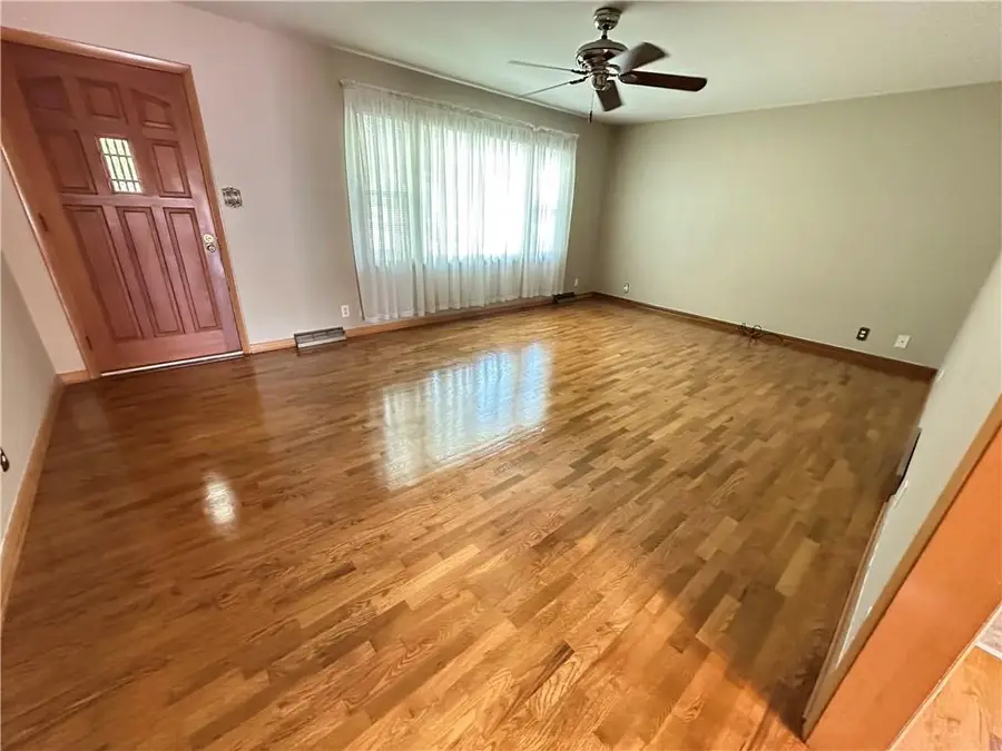 2215 S 28th Street S, Saint Joseph, MO 64503 - #2