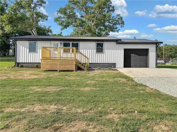 26657 Waterview Drive, Warsaw, MO 65355