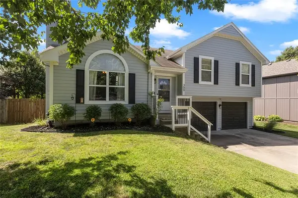 309 NE Fiddlewood Avenue, Lee's Summit, MO 64086
