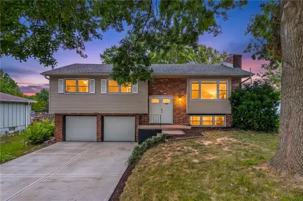 8815 N Kenwood Avenue, Kansas City, MO 64155