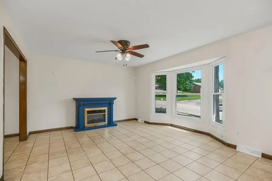 409 Duncan Road, Blue Springs, MO 64014 - #3