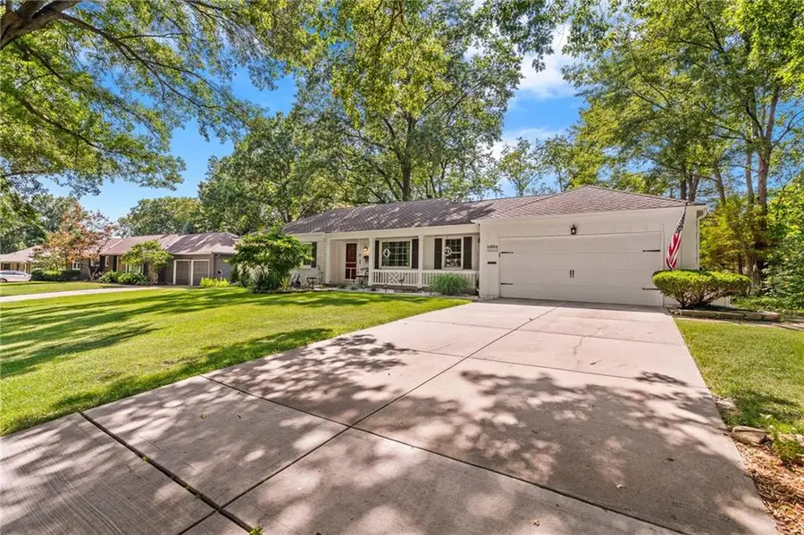 9416 Wenonga Road, Leawood, KS 66206 - #3