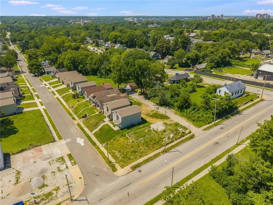 3900 Park Avenue, Kansas City, MO 64130 - #3