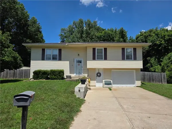 1304 SE 20th Street, Oak Grove, MO 64075