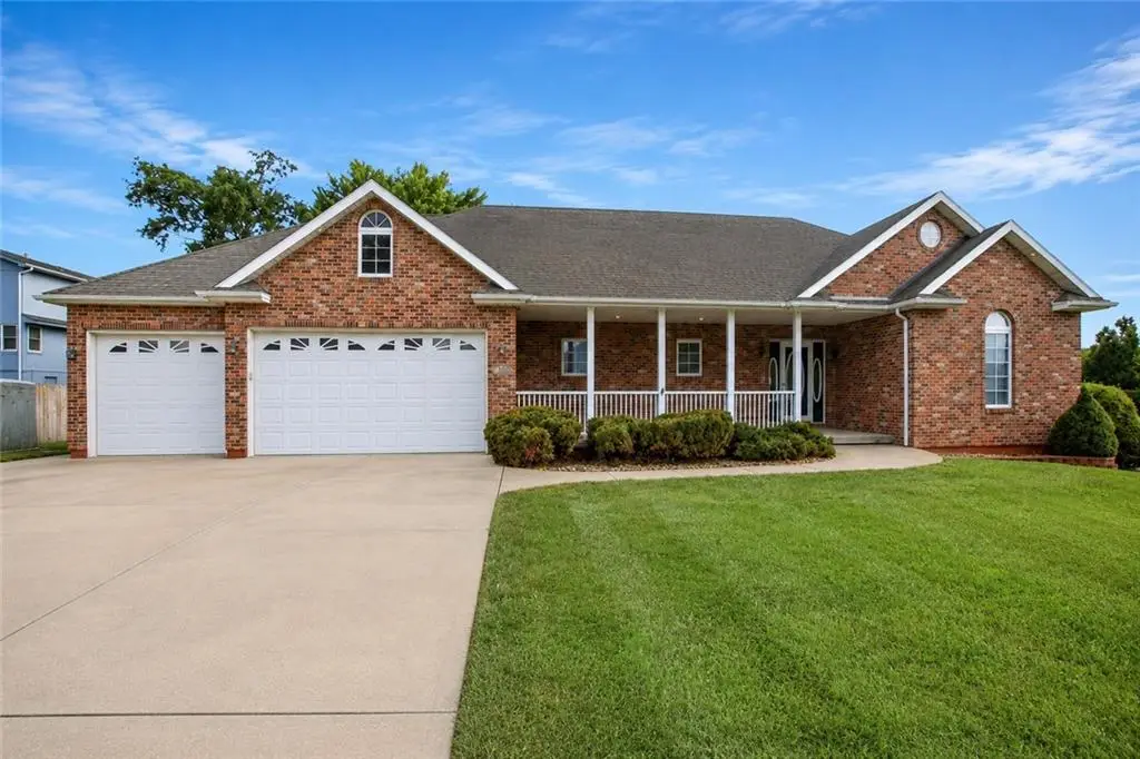 700 E 10th Street, Kearney, MO 64060 - #1