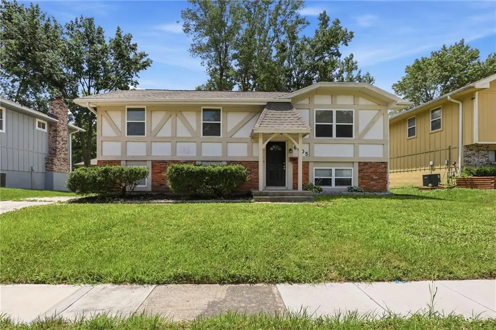 6405 E 140th Terrace, Grandview, MO 64030 - #1