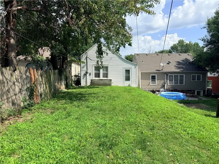 114 E Highland Avenue, Saint Joseph, MO 64505 - #3
