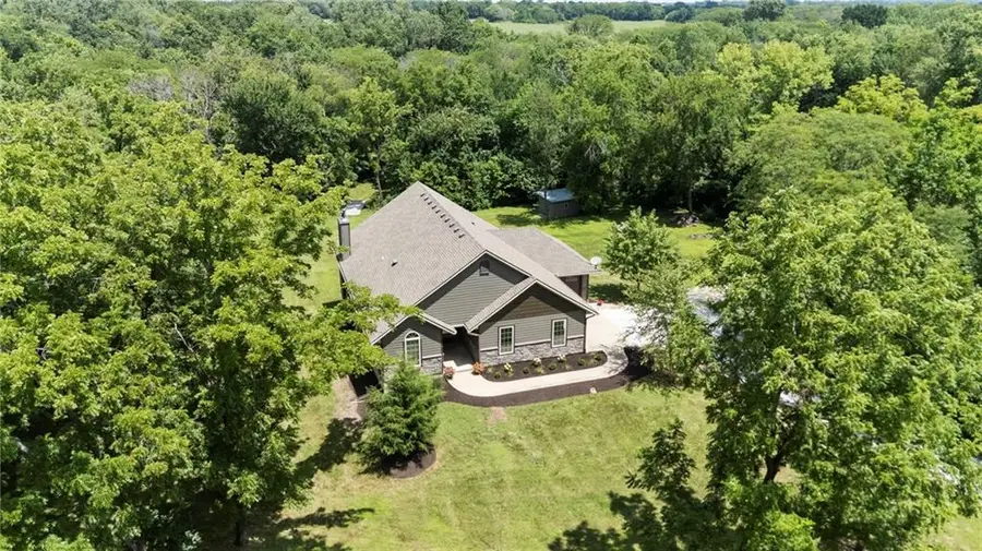 1404 E 183rd Street, Belton, MO 64012 - #3