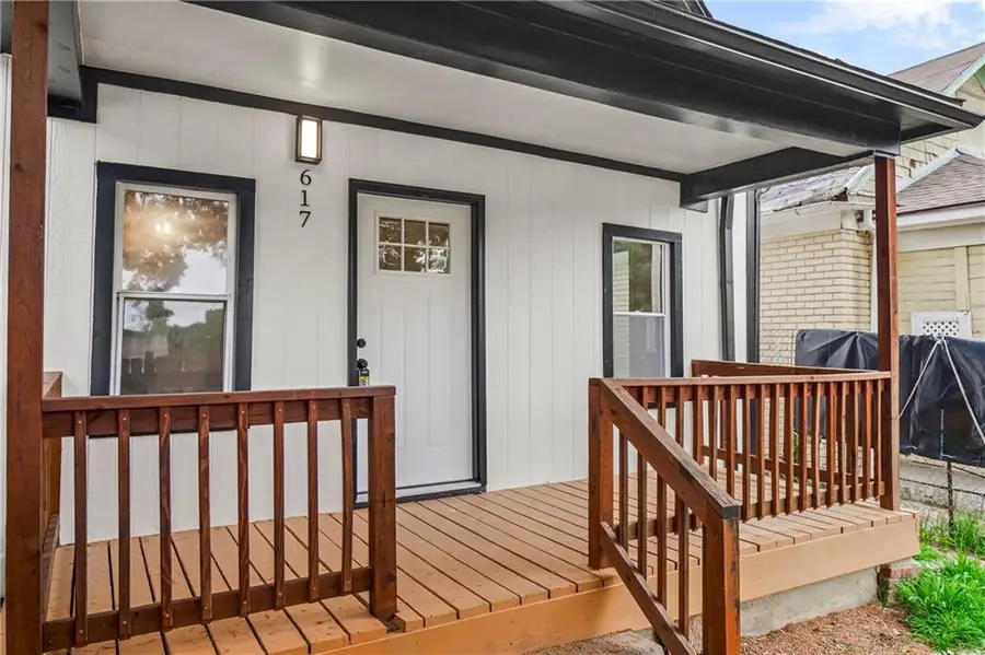 617 Myrtle Avenue, Kansas City, MO 64124 - #3