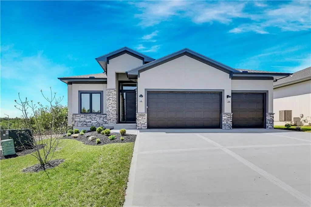 25031 W 98th Place, Lenexa, KS 66227 - #1