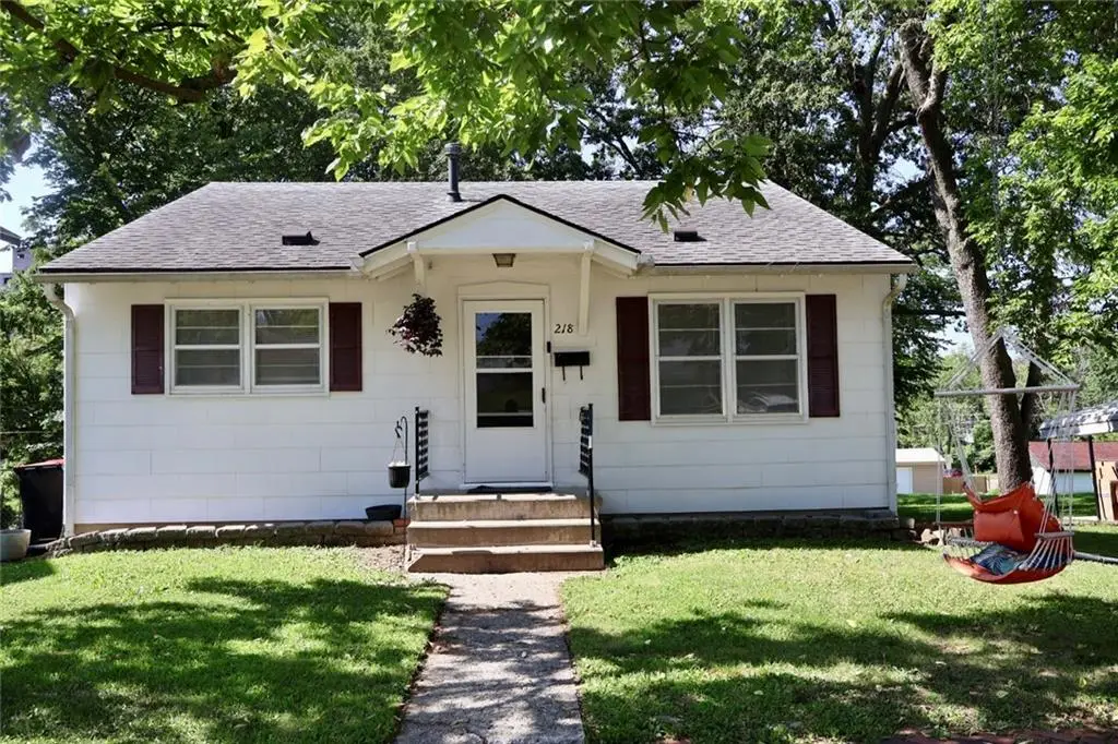 218 W Market Street, Warrensburg, MO 64093 - #1