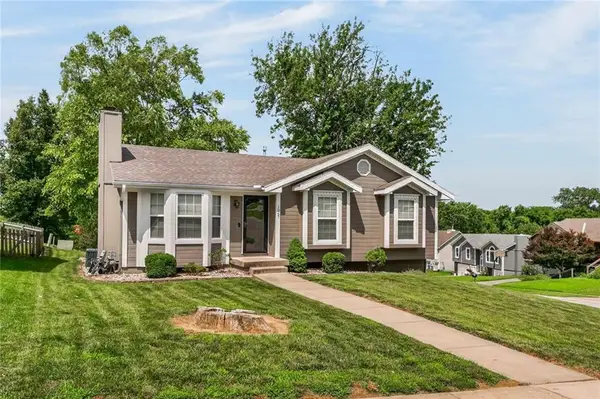 1867 Quail Ridge Drive Ne, Liberty, MO 64068