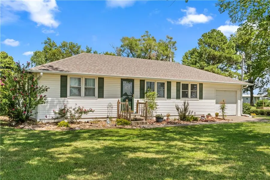 18955 E 54 Highway, Nevada, MO 64772 - #2
