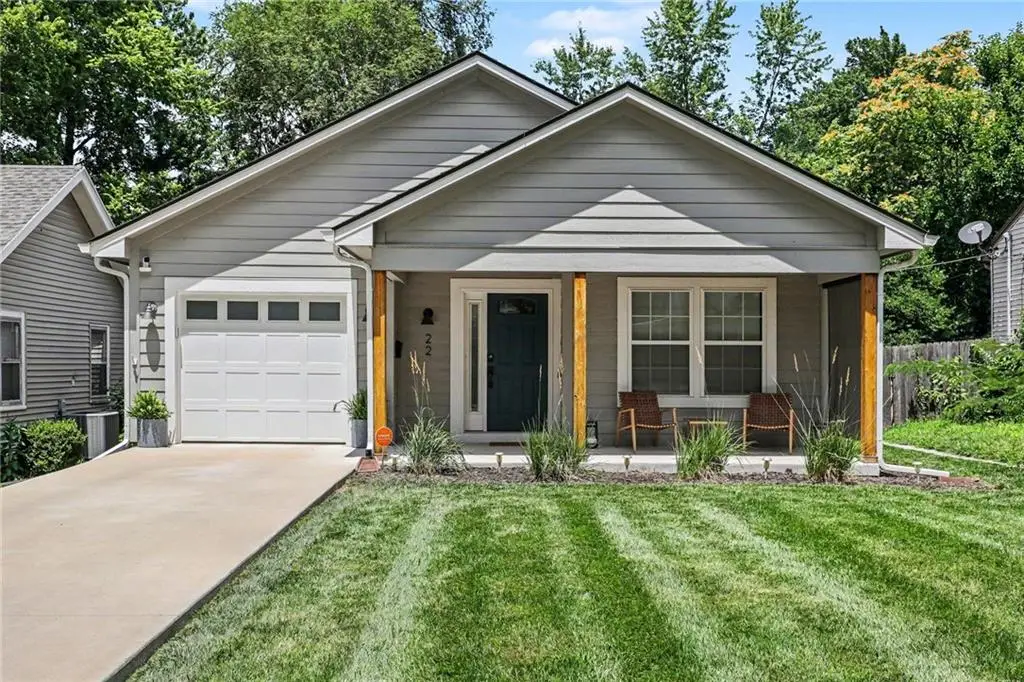 22 W 78th Terrace, Kansas City, MO 64114 - #1
