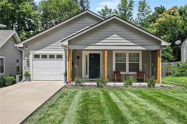 22 W 78th Terrace, Kansas City, MO 64114