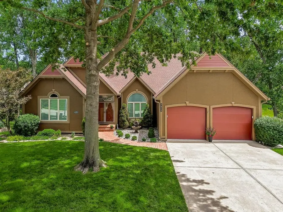 7815 N Revere Drive, Kansas City, MO 64151 - #2