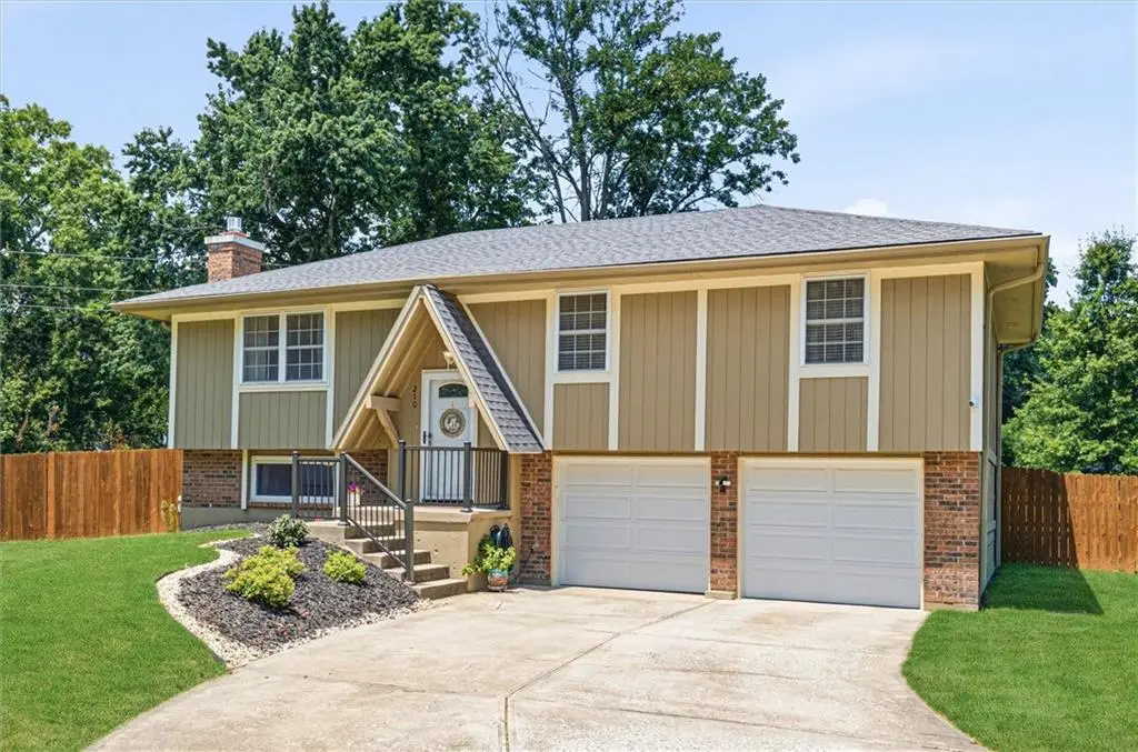 210 SE Circleview Drive, Lees Summit, MO 64063 - #1
