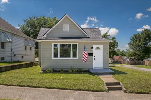2302 S 15th Street, St Joseph, MO 64503