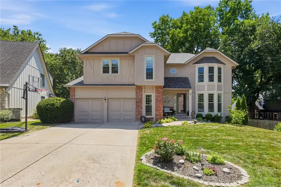 201 NE Shoreview Drive, Lees Summit, MO 64064 - #2