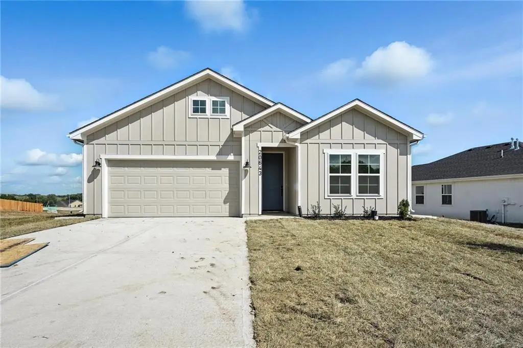 32751 W 175th Terrace, Gardner, KS 66030 - #1