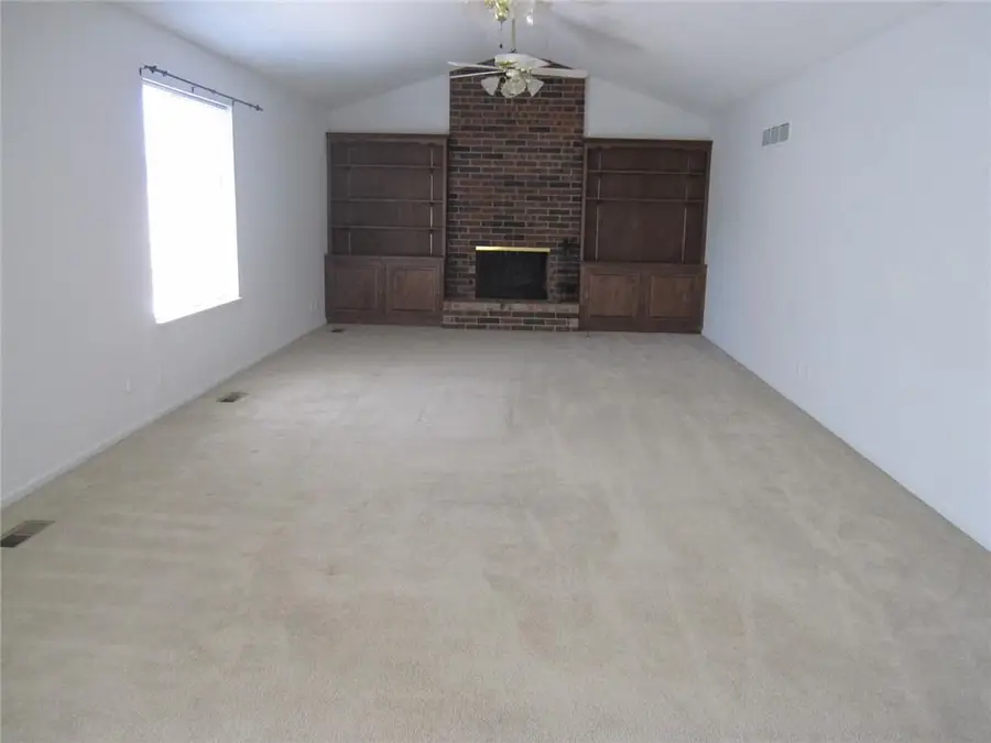 4203 Country Lane, Saint Joseph, MO 64506 - #3