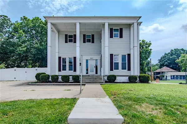 201 N Maguire Street, Warrensburg, MO 64093